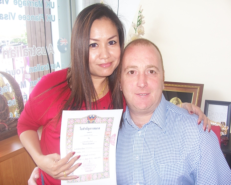husband and wife With Thai marriage certificate