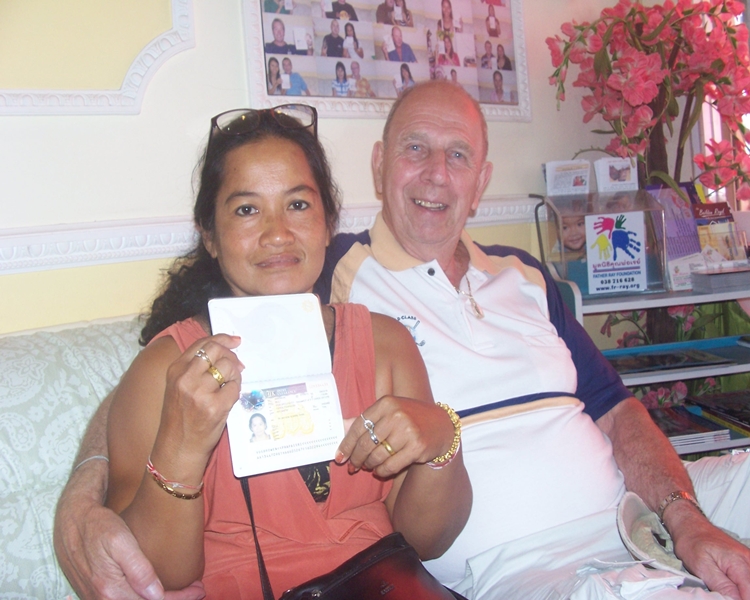 Satisfied Clients Barry and Pratpaisee with her visa