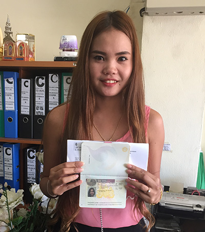 Thai lady with Uk visa